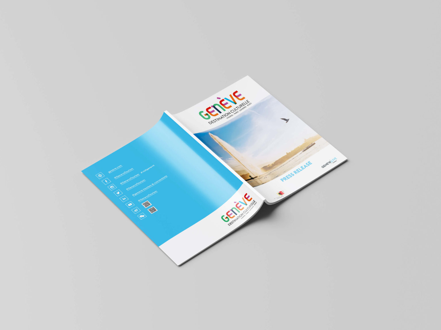 Perfect_Binding_Brochure_Mockup_6